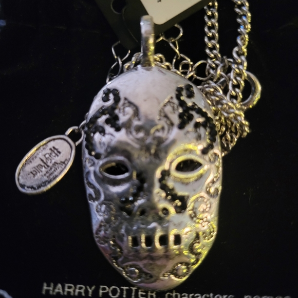 Universal Studios Wizarding World Bellatrix Lestrange Death Eater Mask NWT - Picture 2 of 4